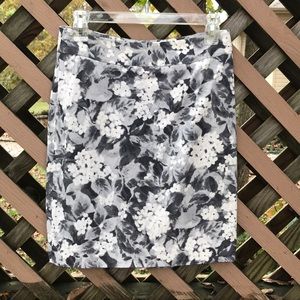 TALBOTS FLORAL SKIRT